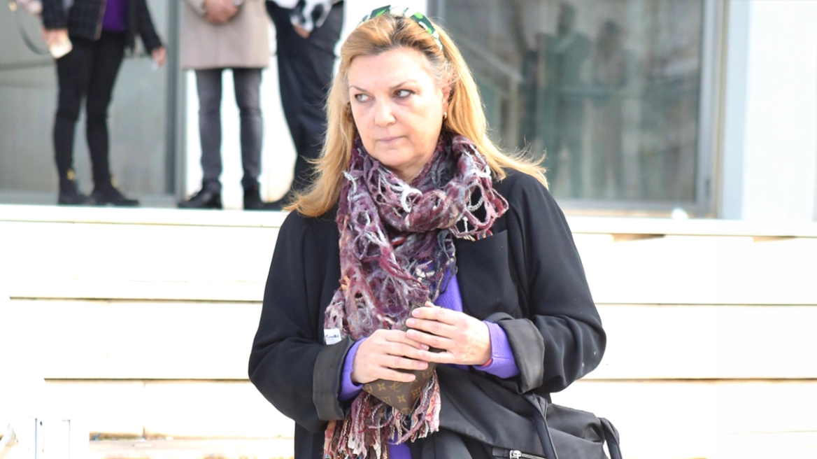 Ελπίδα Νίνου στη δίκη Φιλιππίδη: Είμαι δίπλα στον Πέτρο από επιλογή, τον αγαπώ πολύ, δεν είναι βιαστής