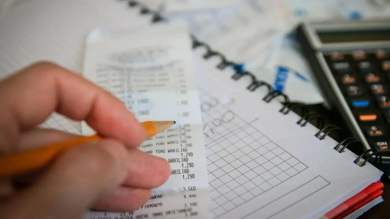 Φόρος εισοδήματος: Τι να προσέξετε για την έκπτωση 4% και για την πληρωμή εφάπαξ ή με δόσεις