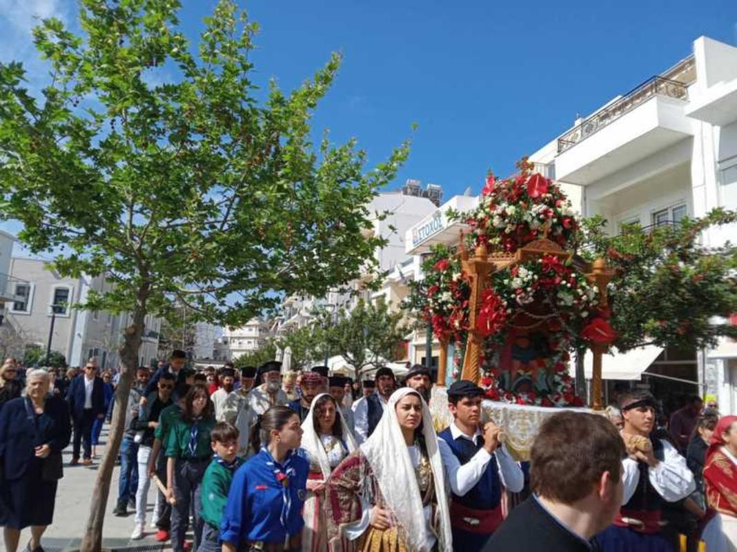 Με λαμπρότητα και θρησκευτική κατάνυξη  η Ιεράπετρα τίμησε τον Πολιούχο και Προστάτη της Άγιο Γεώργιο