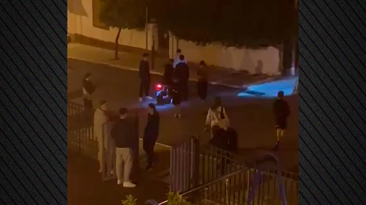 Αδιανόητο περιστατικό: Παρέα νεαρών πέταξε βαρελότα σε 85χρονη