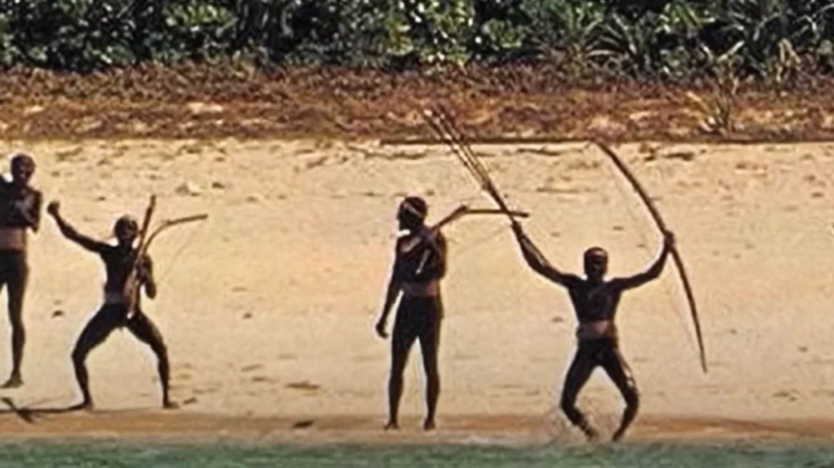 Αμερικανός τουρίστας συνελήφθη για απόπειρα επίσκεψης στην πιο απομονωμένη φυλή του κόσμου