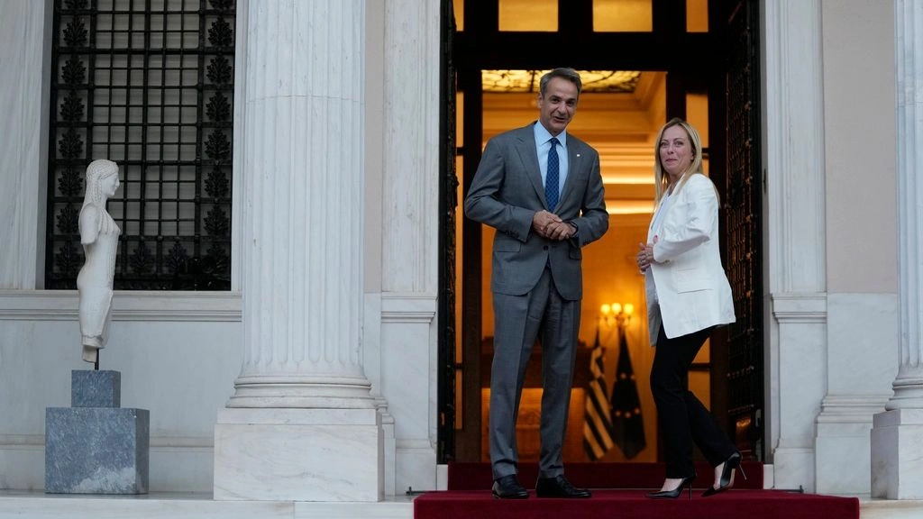Οι επενδύσεις στο σιδηρόδρομο στη συνάντηση Μητσοτάκη με Μελόνι – Τα τέσσερα αιτήματα της Αθήνας