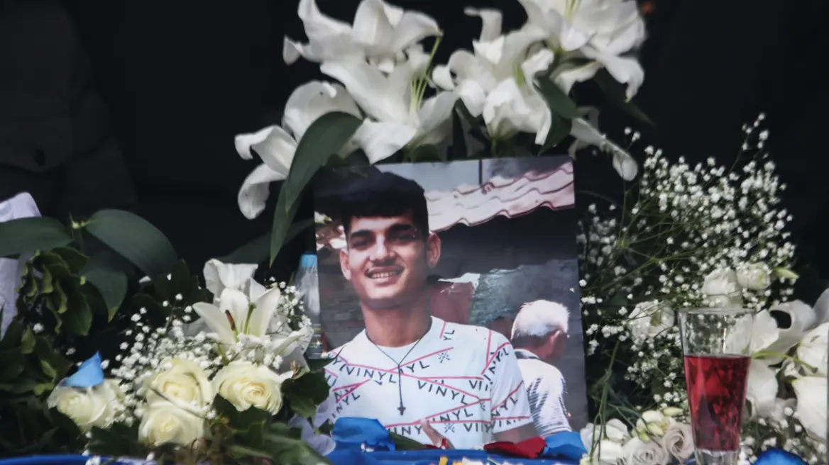 Σήμερα η δίκη για τον θάνατο του 16χρονου Κώστα Φραγκούλη από αστυνομικά πυρά
