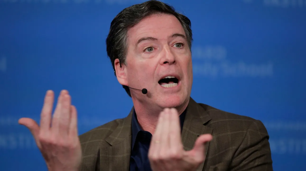 Έρευνα για «απειλή» σε βάρος της κυβέρνησης Τραμπ για τον πρώην διευθυντή της FBI