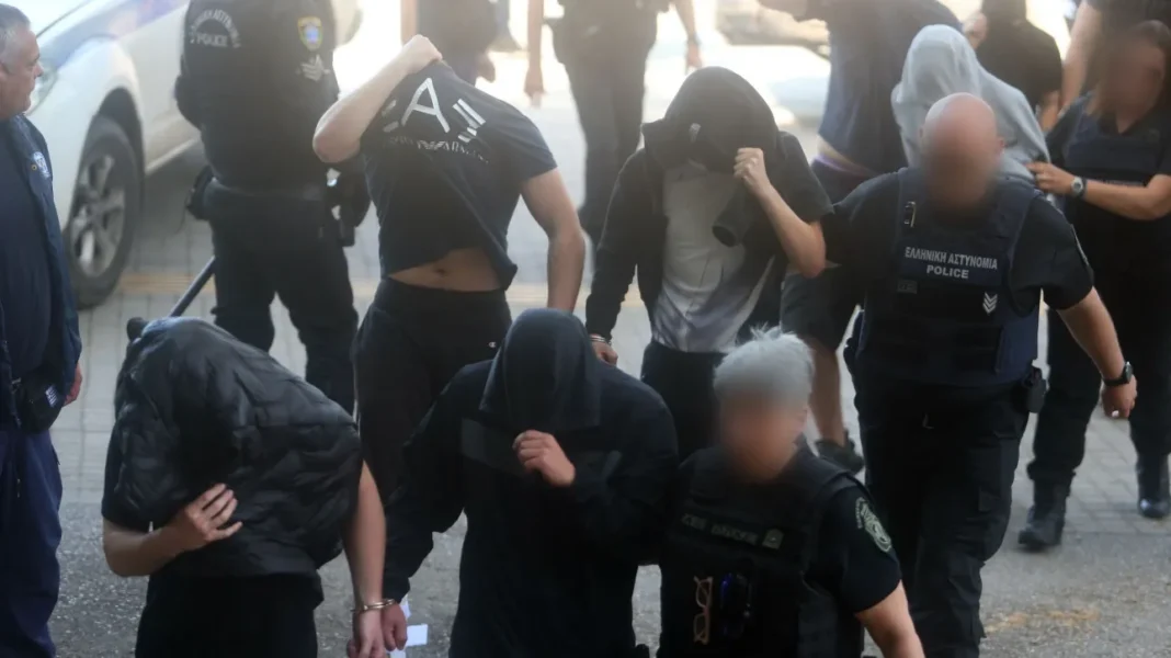 Πώς δρούσε η ακροδεξιά εγκληματική οργάνωση – Η ανακοίνωση της ΕΛΑΣ