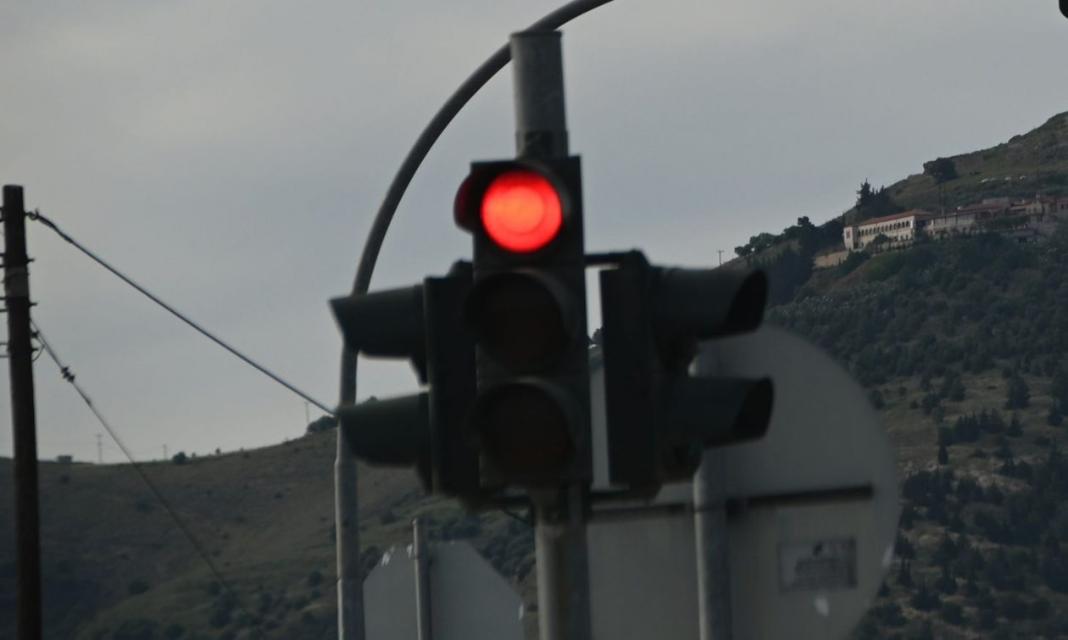 Συνελήφθη 49χρονος που παρέσυρε οδηγό μοτοσυκλέτας και δύο ανήλικους