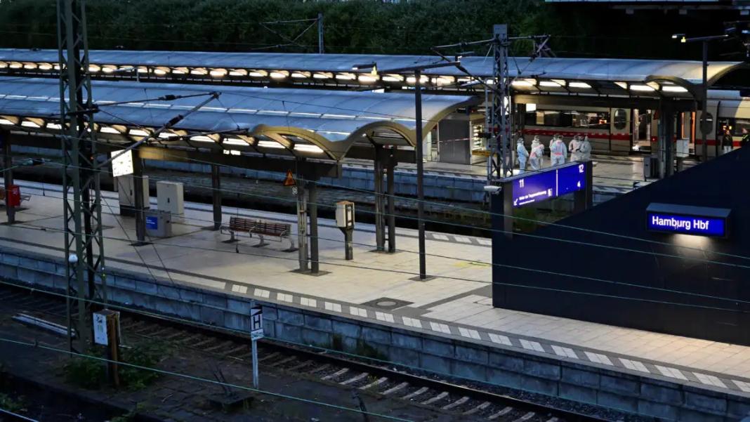 Γερμανία: Τουλάχιστον 17 τραυματίες στην επίθεση με μαχαίρι στον σιδηροδρομικό σταθμό του Αμβούργου – Συντετριμμένος ο Μερτς