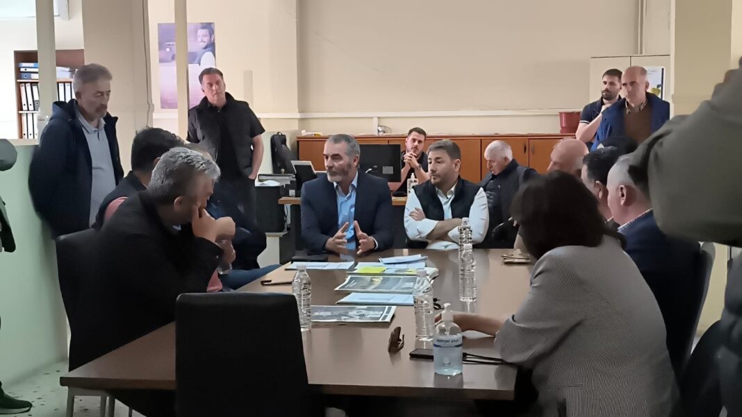 Στα Γρεβενά με τον Νίκο Ανδρουλάκη ο Μανόλης Χνάρης