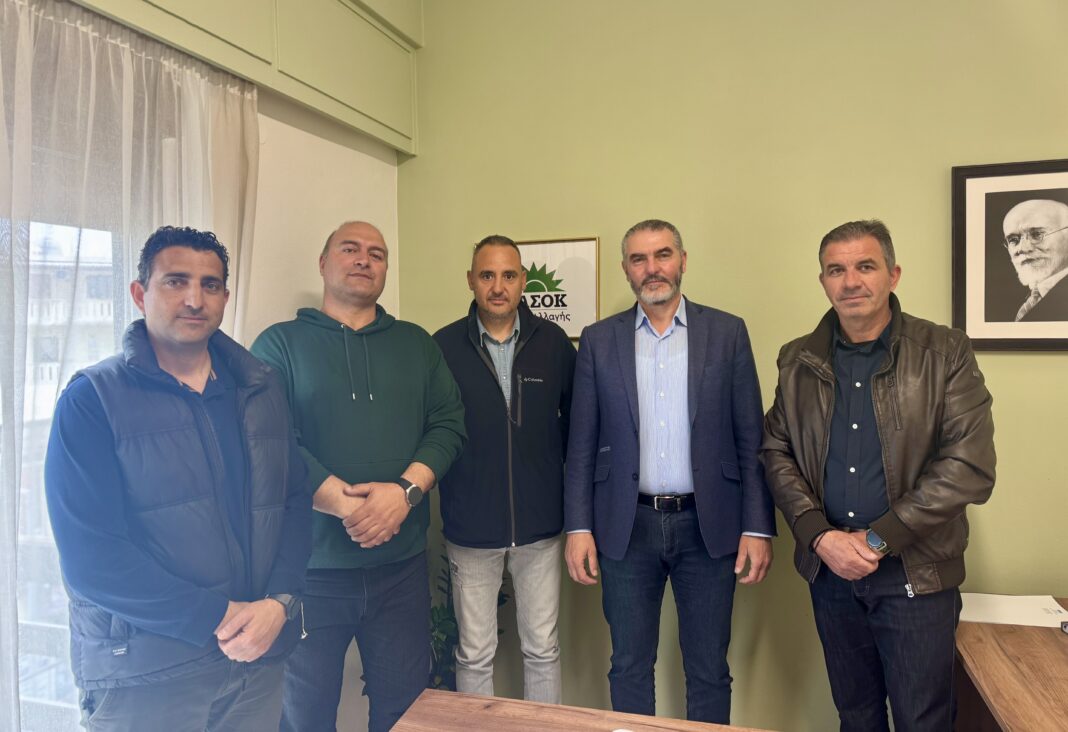 Με εκπροσώπους λιμενικών και πυροσβεστών συναντήθηκε ο Μ. Χνάρης