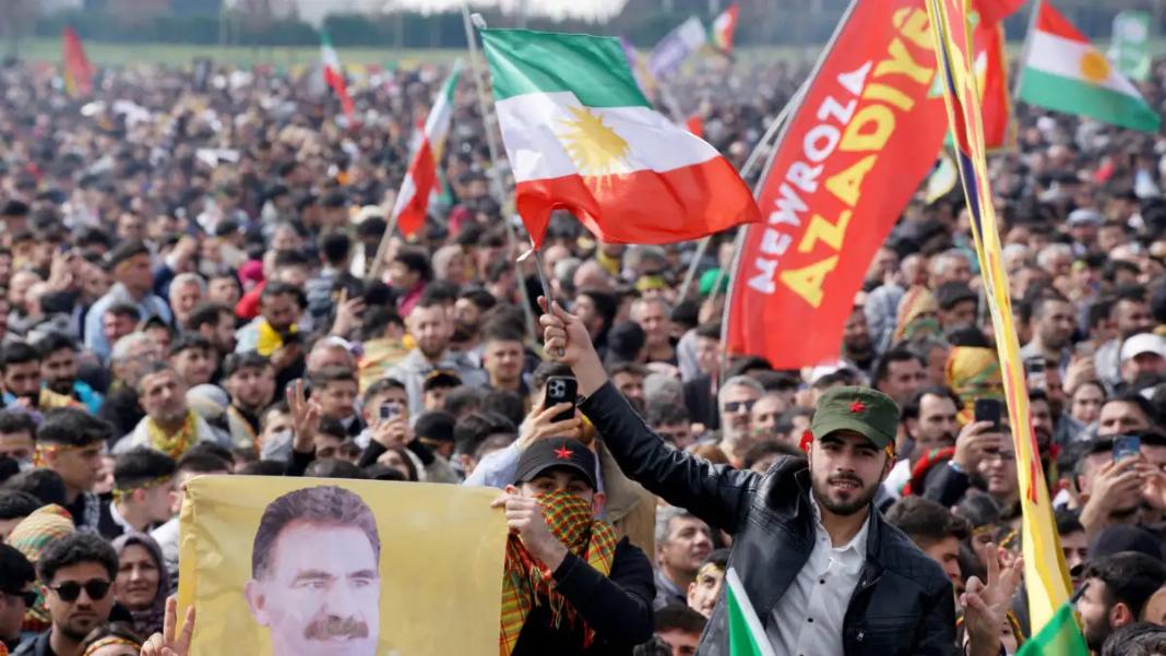 PKK: «Το τουρκικό κράτος να χαλαρώσει τις συνθήκες κράτησης και απομόνωσης του Αμπντουλάχ Οτσαλάν»