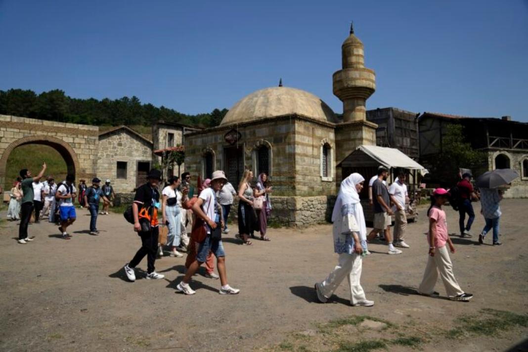 Το ταξιδιωτικό μποϊκοτάζ της Ινδίας συγκλονίζει την τουριστική βιομηχανία της Τουρκίας