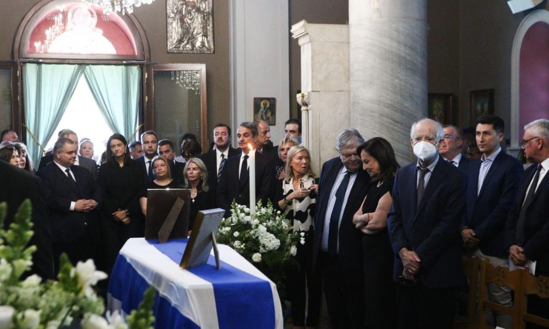 Κηδεία Χρήστου Ροκόφυλλου: Στο Α’ Νεκροταφείο Μητσοτάκης, Βενιζέλος, Λαλιώτης και το «όλον ΠΑΣΟΚ»