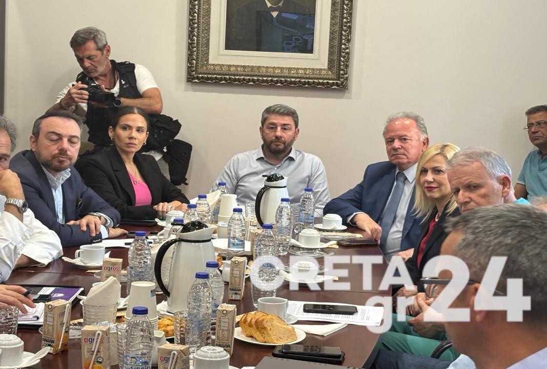 Ανδρουλάκης από Βενιζέλειο: Προτεραιότητα για το ΠΑΣΟΚ η δημόσια υγεία να είναι στα χέρια του ελληνικού λαού