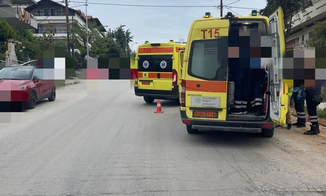 Διασώστες του ΕΚΑΒ επανέφεραν με ΚΑΡΠΑ οδηγό μοτοσικλέτας μετά από σοβαρό τροχαίο