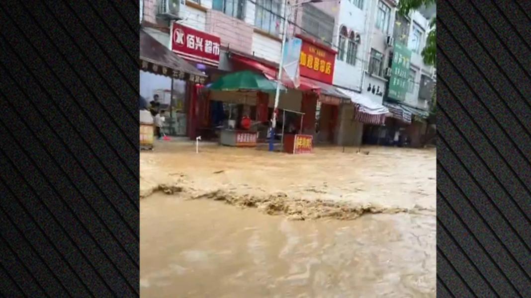 Τουλάχιστον 6 νεκροί από τις ισχυρές βροχοπτώσεις που πλήττουν το νότιο τμήμα της Κίνας