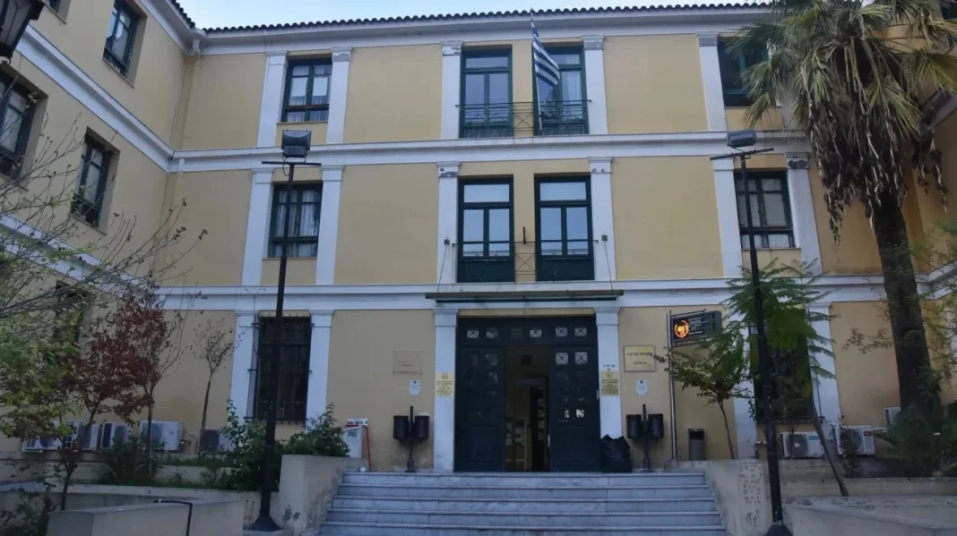Πολυτεχνειούπολη: Στον εισαγγελέα ο φοιτητής που χαστούκισε την υπεύθυνη του κυλικείου
