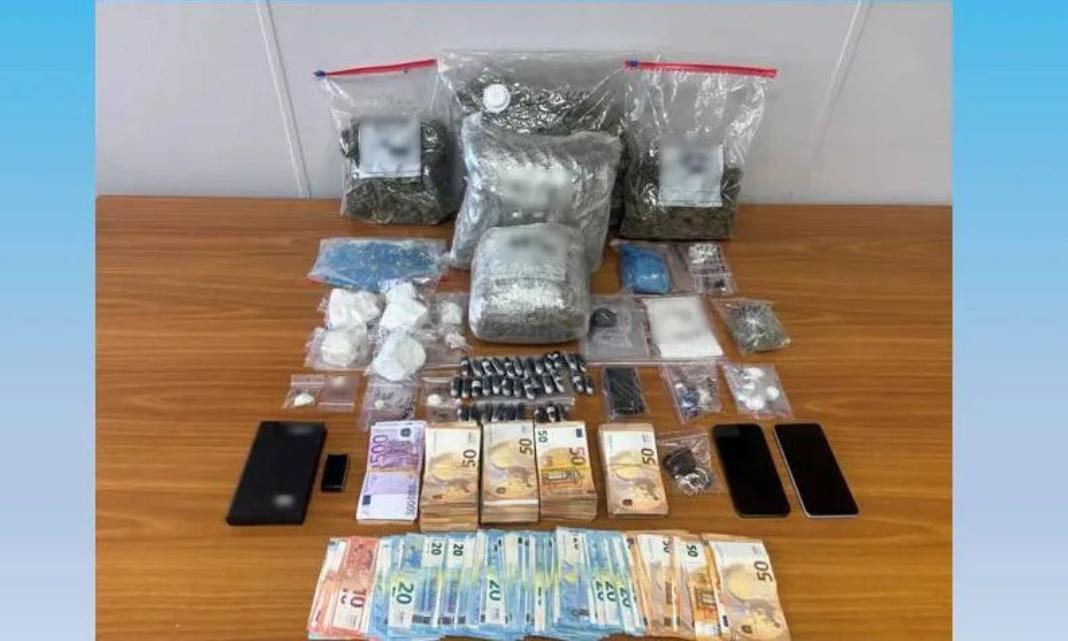Συνελήφθη 30χρονος για κατοχή και διακίνηση ναρκωτικών