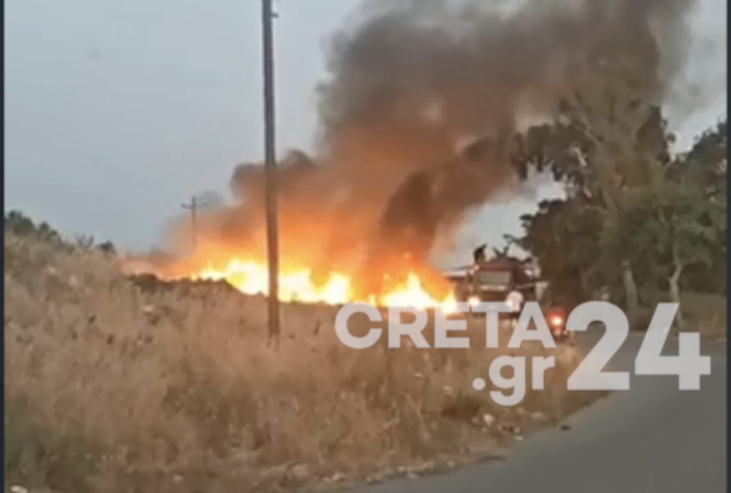 Hράκλειο: Φωτιά δίπλα στον καταυλισμό των Ρομά (βίντεο)
