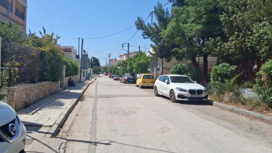 Ο 17χρονος υποστηρίζει ότι ο 48χρονος είχε απειλήσει με μαχαίρι την αδερφή του – Από χτυπήματα με τα χέρια τα τραύματα του θύματος