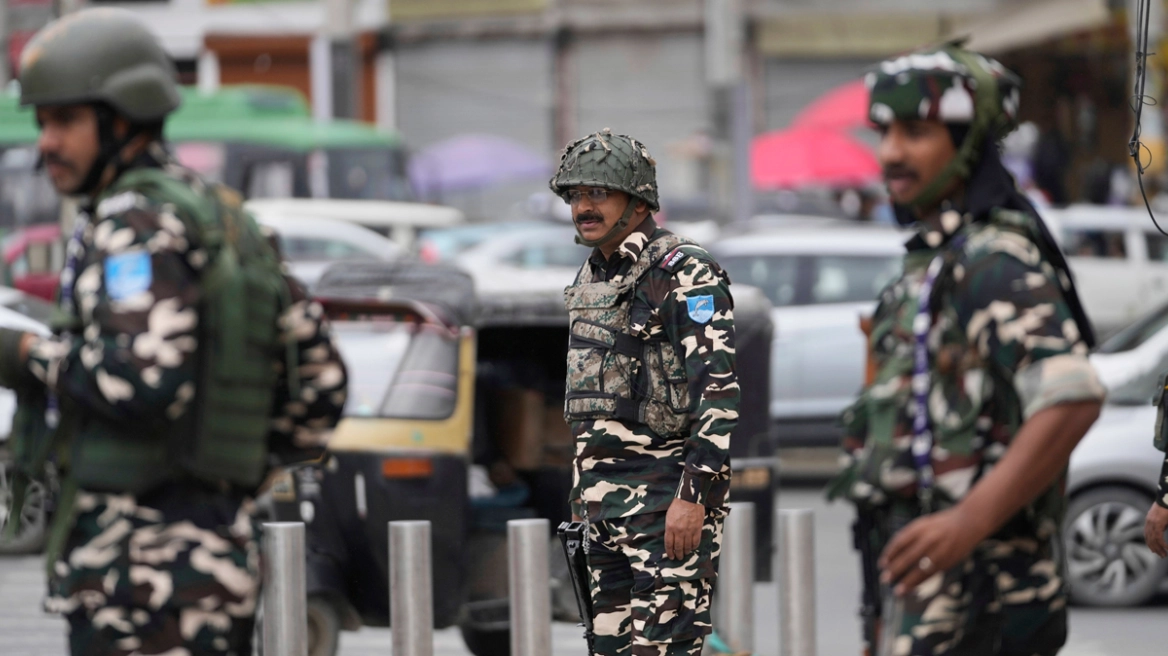 Βρετανία και ΗΠΑ εργάζονται για να διασφαλίσουν ότι θα διατηρηθεί η εκεχειρία Ινδίας-Πακιστάν, λέει το Λονδίνο