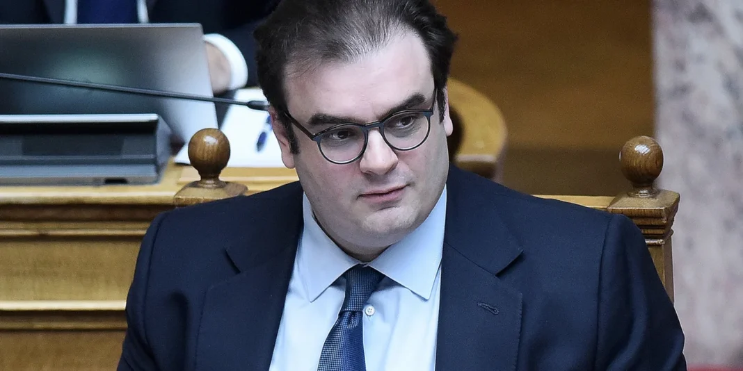 ΥΠΕΘΟ: Μπαράζ μεταρρυθμίσεων με 3 νομοσχέδια- Τελωνεία, δημοσιονομικοί κανόνες, κληροδοτήματα, κληρονομιές