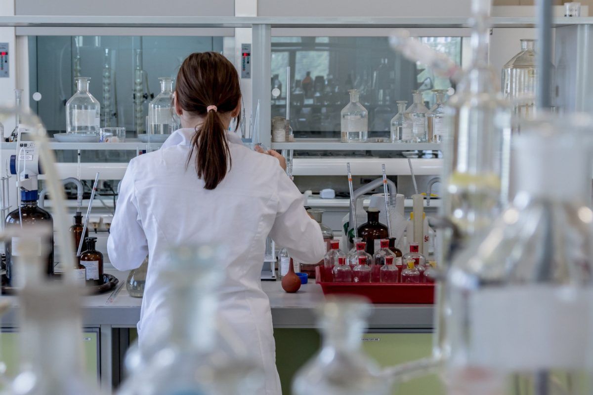 Covid: Η νέα παραλλαγή NB.1.8.1 εξαπλώνεται ευρέως και προκαλεί προβληματισμό – Τι εκτιμά ο ΠΟΥ