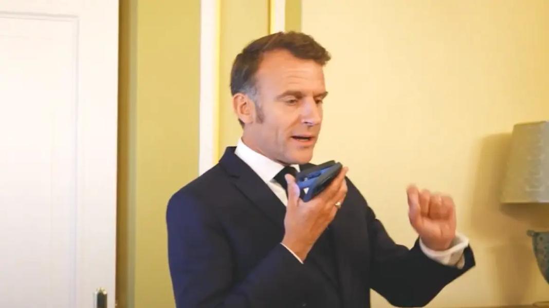Εμανουέλ Μακρόν: «Ντόναλντ να σε πάρω σε 2 λεπτά με τον Ζελένσκι και τους άλλους;» – Το βίντεο από την επίσκεψη στο Κίεβο
