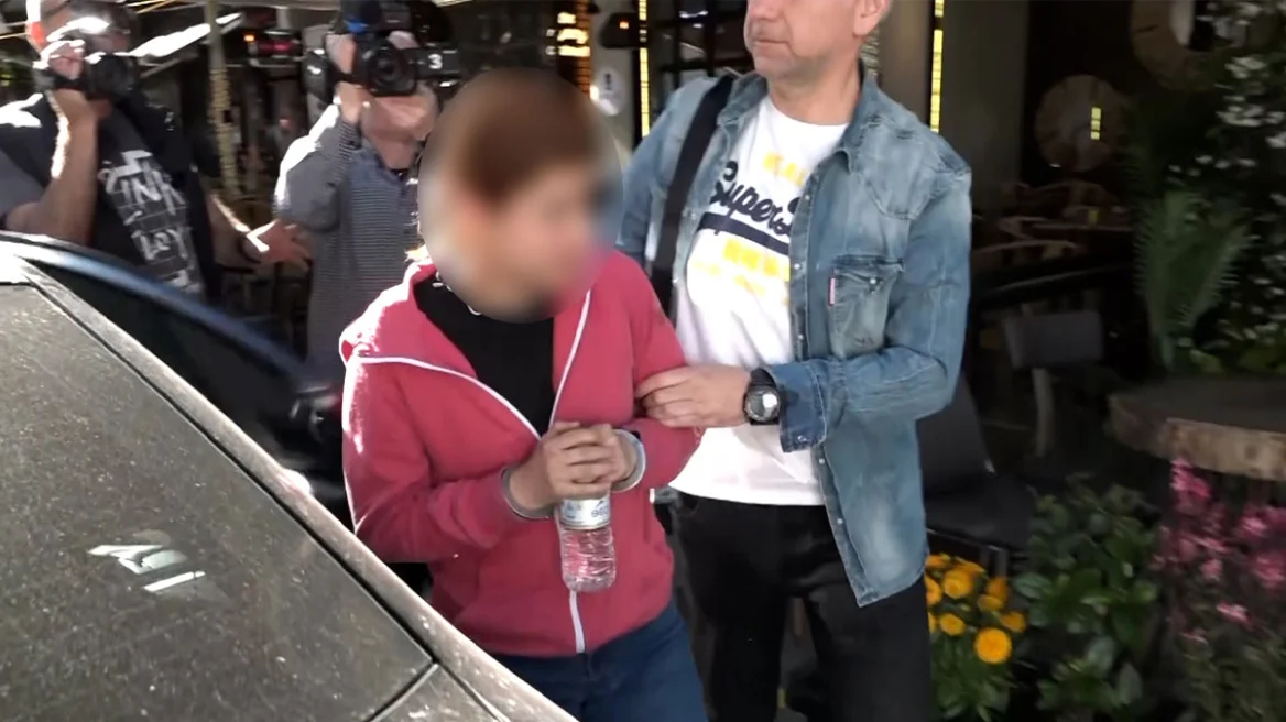 Λάρισα: Τα ερωτήματα για την κακοποίηση των παιδιών – Οι ισχυρισμοί της 32χρονης μητέρας και ο 50χρονος που αναζητείται