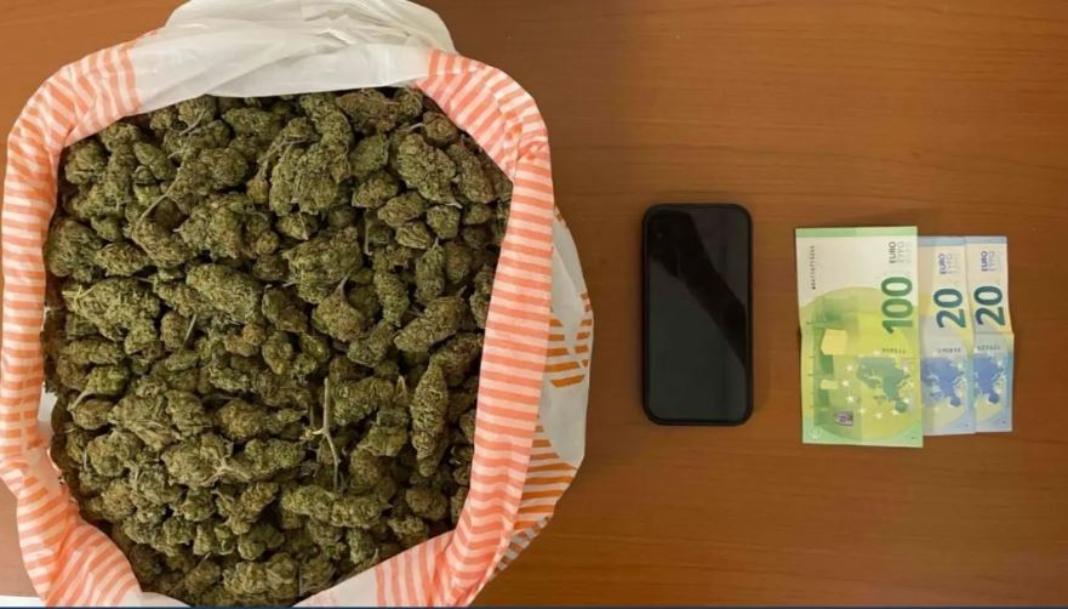 Συνελήφθη 30χρονο μέλος συμμορίας που διακινούσε ναρκωτικά μέσω… ταχυδρομείου