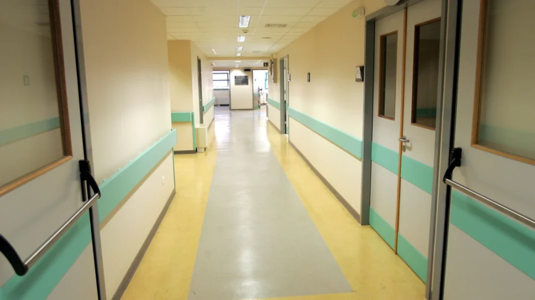 69χρονη πέρασε 26 ώρες στα Επείγοντα νοσοκομείου – Η μαρτυρία της
