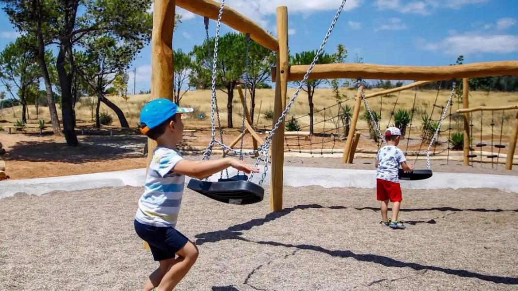 Παιδικές κατασκηνώσεις ΔΥΠΑ: Αύριο ξεκινούν οι αιτήσεις για 70.000 vouchers