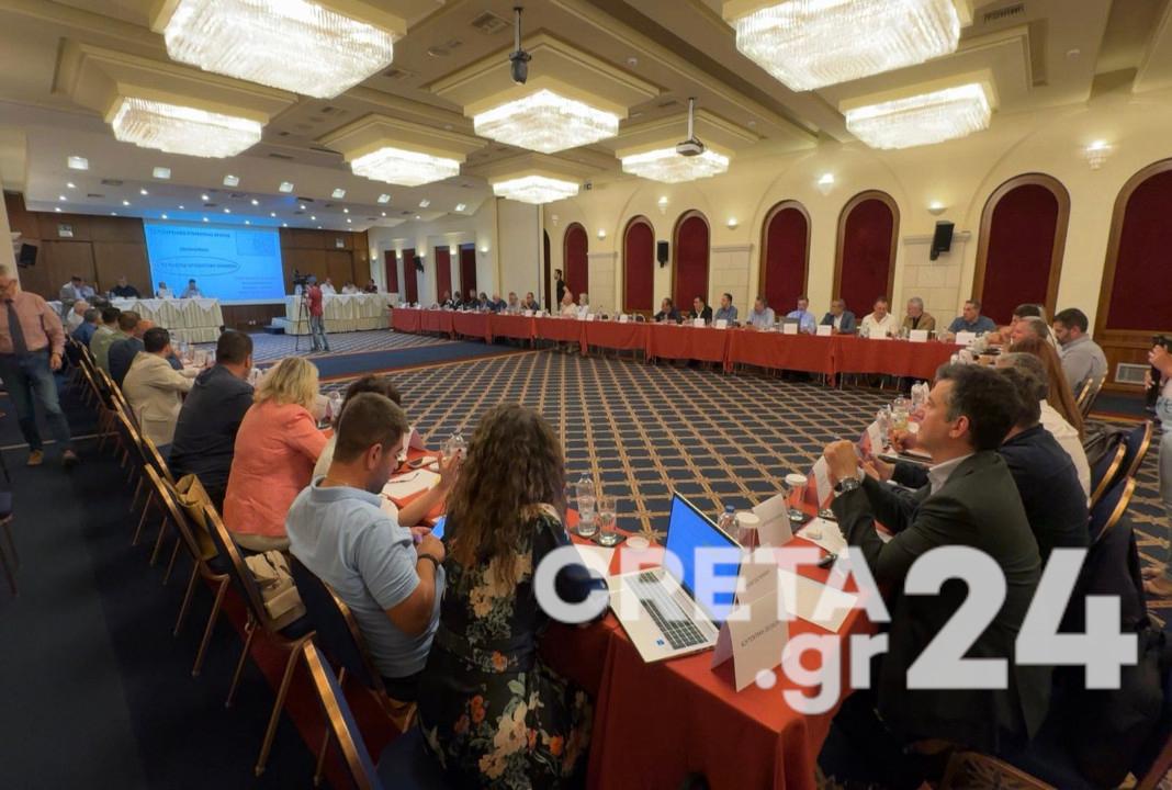 Στον Πρωθυπουργό οι Περιφερειάρχες για τα όρια των οικισμών κάτω των 2.000 κατοίκων