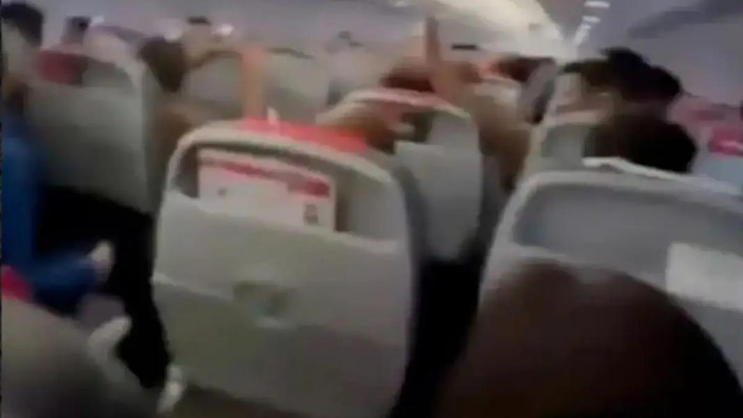 Πακιστάν: Τρομακτικό βίντεο με εφιαλτική προσγείωση σε αμμοθύελλα – «Νιώσαμε ότι ήμασταν στο μάτι του κυκλώνα»