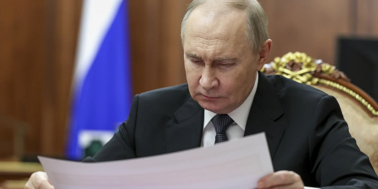 Σε τεντωμένο σχοινί οι ειρηνευτικές συνομιλίες Ρωσίας-Ουκρανίας στην Κωνσταντινούπολη, κυρώσεις αν δεν πάει ο Πούτιν