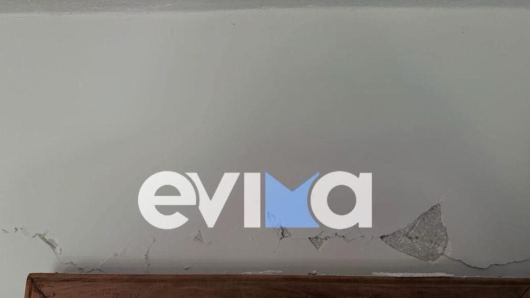 Εύβοια: Ρωγμές σε σπίτια και σε κτίρια μετά τους απανωτούς σεισμούς με μεγαλύτερο στα 4,4 Ρίχτερ – «Φοβηθήκαμε, ήταν δυνατός κι είχε βοή» λένε οι κάτοικοι