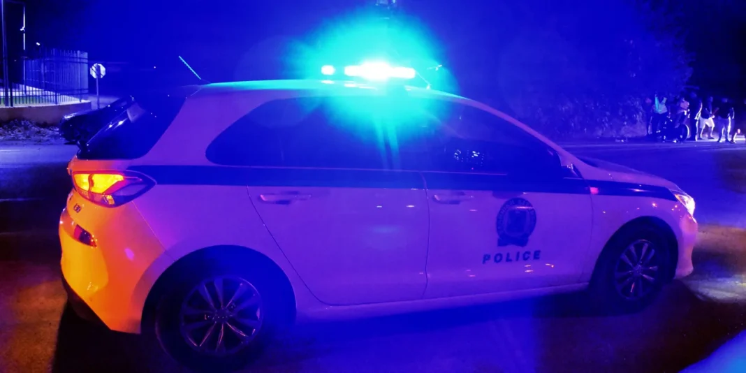 Τραπέζια, γροθιές και απειλές με μαχαίρι σε νυχτερινό κέντρο – Συνελήφθησαν 2 άτομα