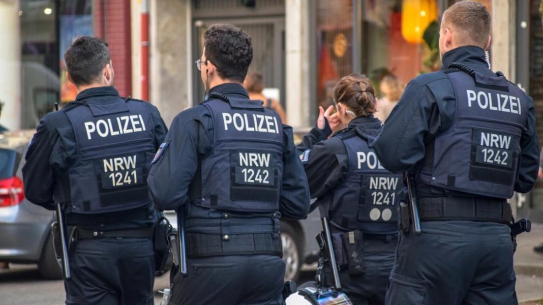 Σύλληψη τριών ανδρών στη Γερμανία για αποστολή δεμάτων με εκρηκτικά