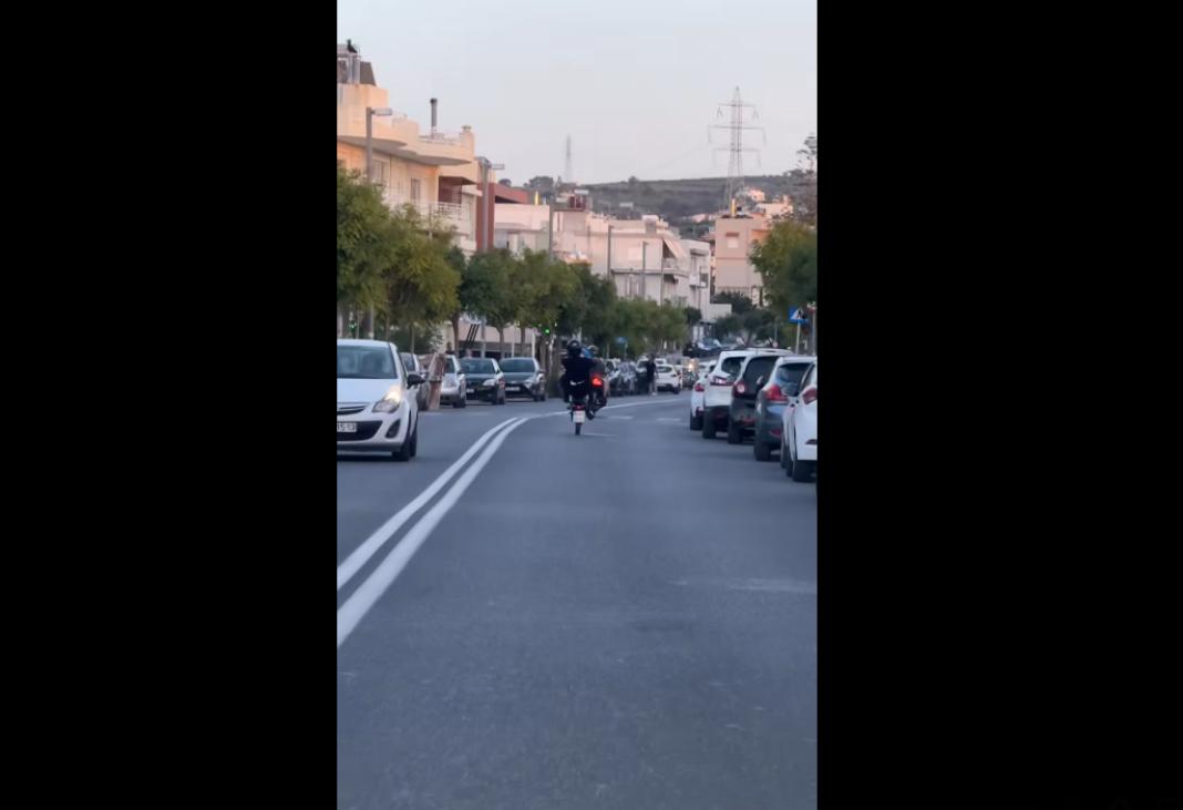 Ηράκλειο: Κάνει σούζες… ανενόχλητος στην Ούλωφ Πάλμε – Βίντεο