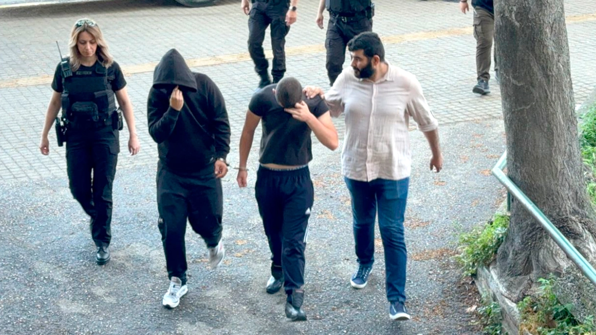 Ξεκινούν οι απολογίες της ακροδεξιάς οργάνωσης Defend Salonica – Στον ανακριτή οι 13 ανήλικοι