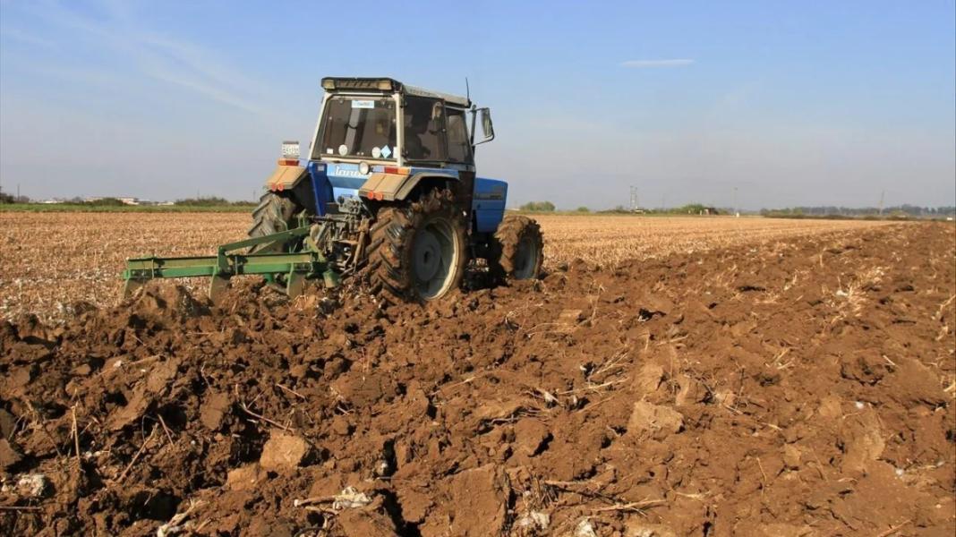 Νεκρός 57χρονος αγρότης – Χτύπησε σε κλαδί και έπεσε από το τρακτέρ του