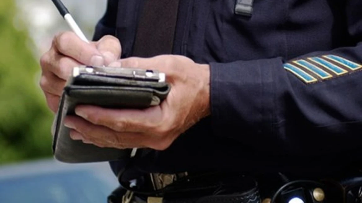 Γυναίκες οδηγούσαν χωρίς δίπλωμα και χρησιμοποίησαν τα… παιδιά τους ως δικαιολογία