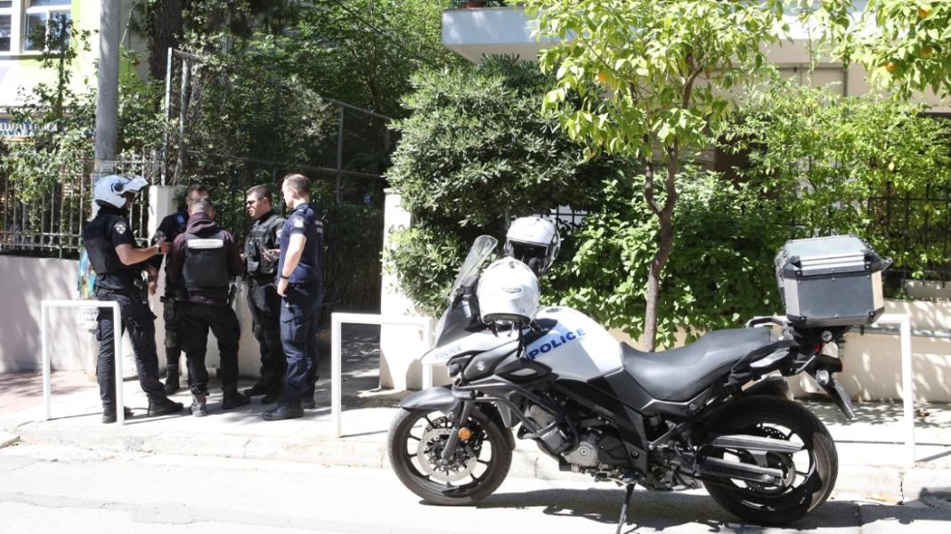 «Η μητέρα μου είναι καλά» – Τα τελευταία λόγια του δράστη με γείτονες πριν τη δολοφονία