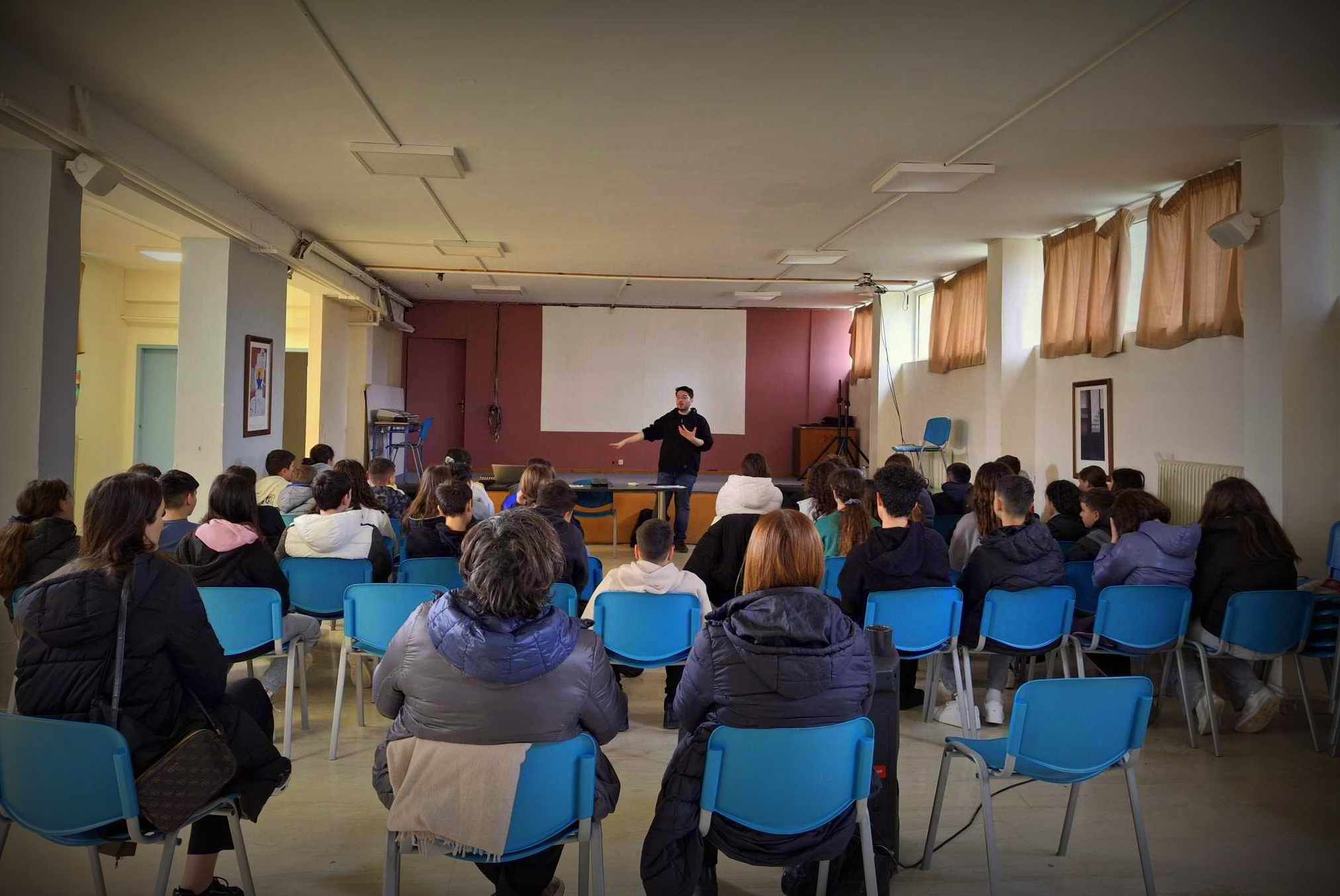 Δράση από το Κέντρο Κοινότητας του Δήμου Μαλεβιζίου στο Γυμνάσιο Γαζίου για τον σχολικό εκφοβισμό
