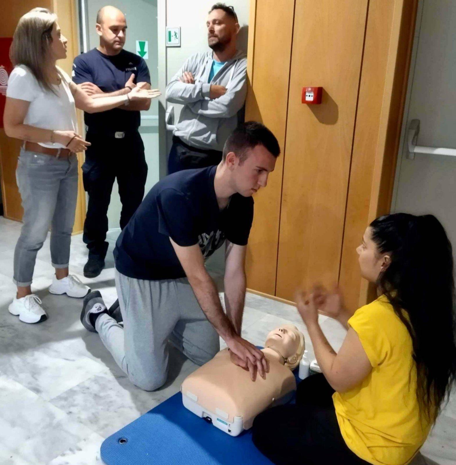 Με μεγάλη επιτυχία το σεμινάριο Βασικής Υποστήριξης της Ζωής που διοργάνωσε ο Δήμος Ηρακλείου στο Αστυνομικό Μέγαρο