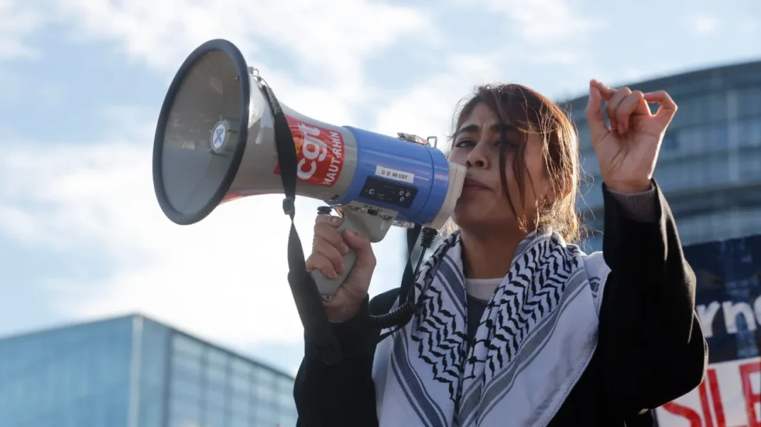 Η Γαλλίδα ευρωβουλευτής του «Madleen» αρνείται να υπογράψει τα έγγραφα απέλασης του Ισραήλ