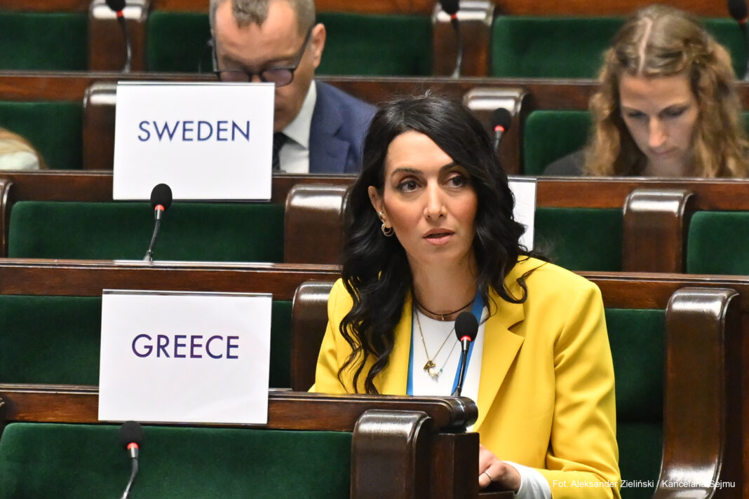 Κ. Σπυριδάκη: «Οι πολίτες μας περιμένουν απαντήσεις. Όχι κενές υποσχέσεις ή μία ευρωπαϊκή πολιτιστική υπερηφάνεια κενού περιεχομένου»