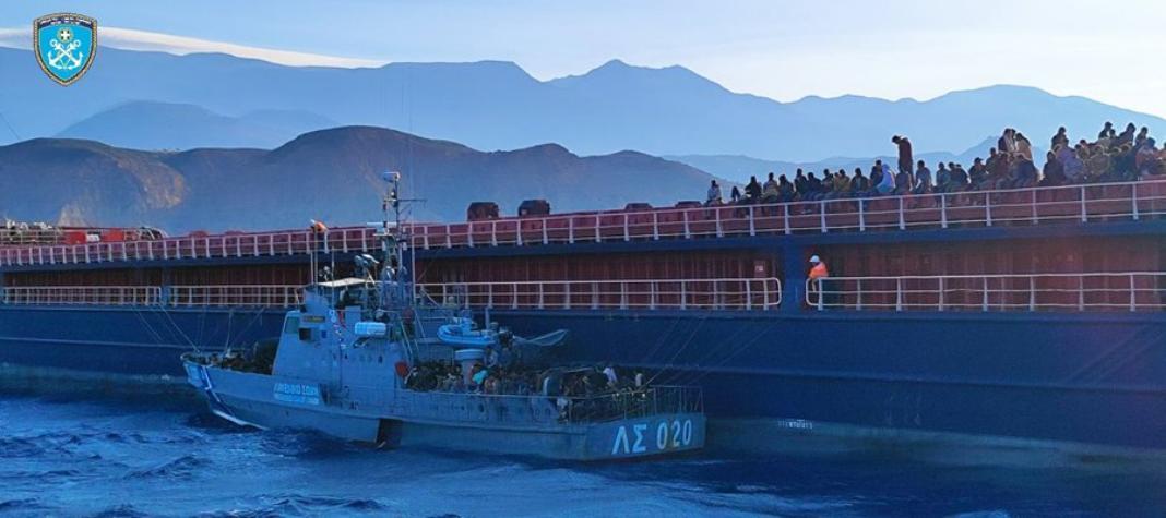 Τέσσερις συλλήψεις διακινητών για την καραβιά των 501 μεταναστών νότια της Κρήτης