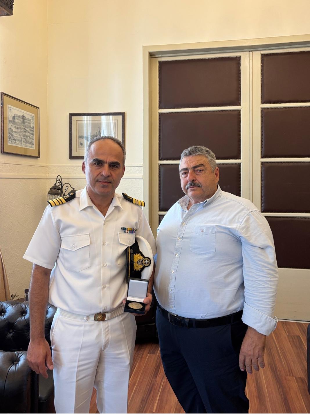 Στον αντιπεριφερειάρχη Χανίων Νίκο Καλογερή ο νέος Διοικητής της Ακαδημίας Εμπορικού Ναυτικού Κρήτης
