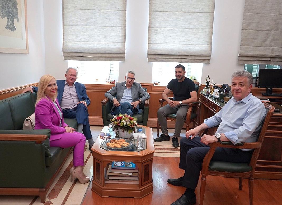 Συνάντηση Αρναουτάκη για τη στήριξη του Βενιζελείου Νοσοκομείου Ηρακλείου