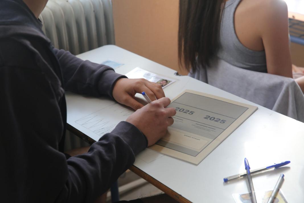 Πανελλήνιες 2025: Συνέχεια αύριο για τους υποψήφιους των Γενικών Λυκείων – Σε ποια μαθήματα εξετάζονται